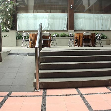 Zen Rooms Grand Hotel Lembang Esterno foto