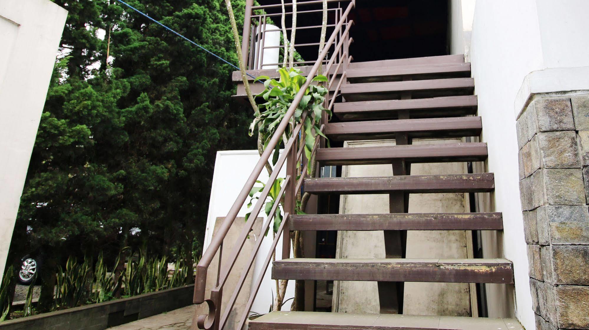 Zen Rooms Grand Hotel Lembang Esterno foto