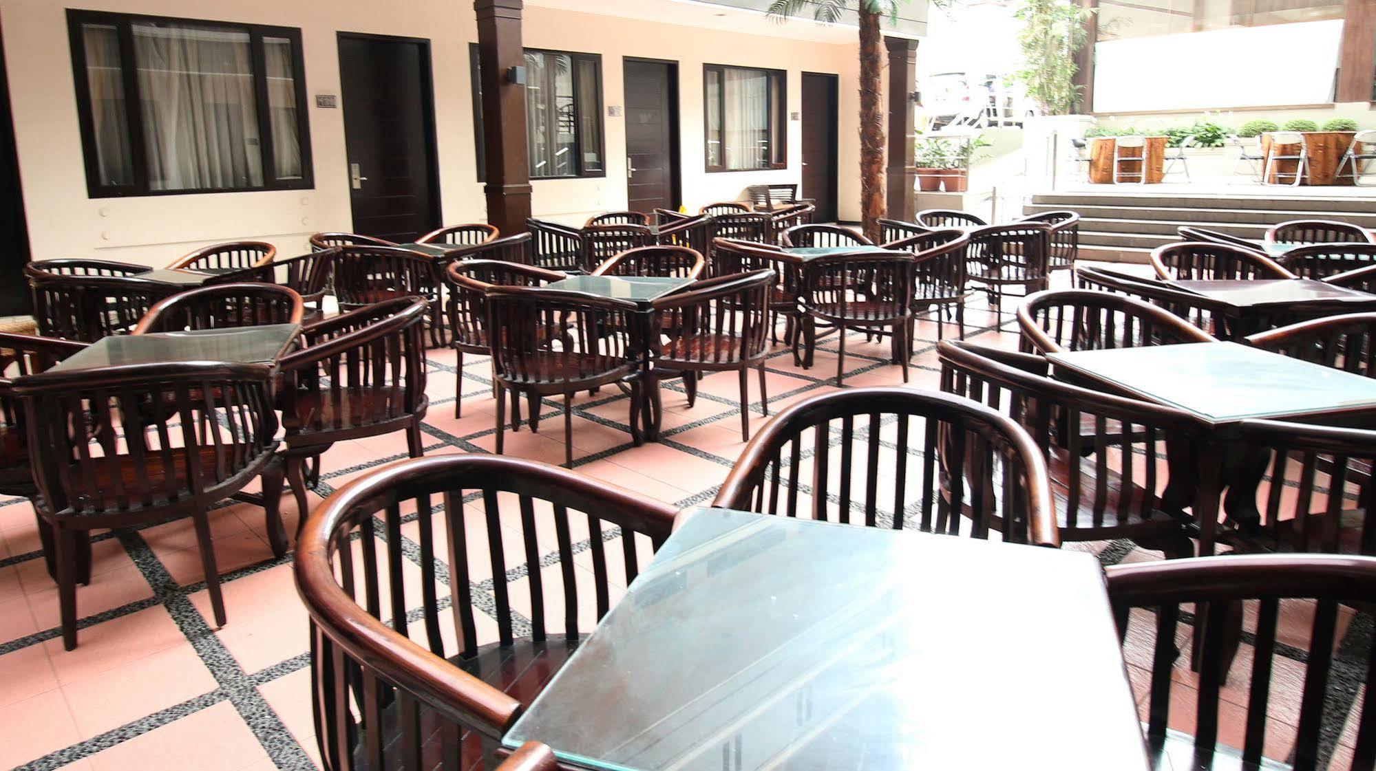 Zen Rooms Grand Hotel Lembang Esterno foto