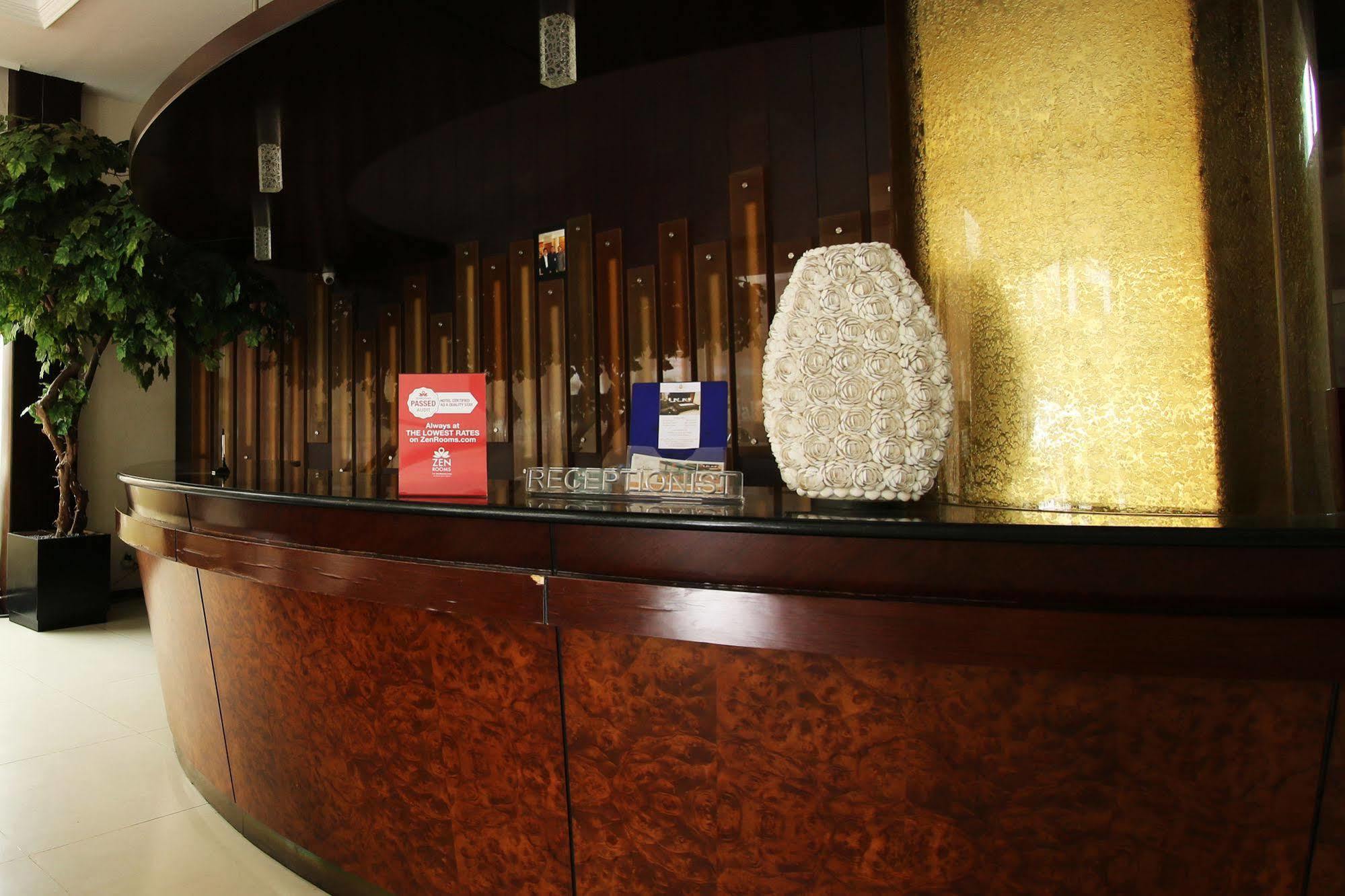 Zen Rooms Grand Hotel Lembang Esterno foto