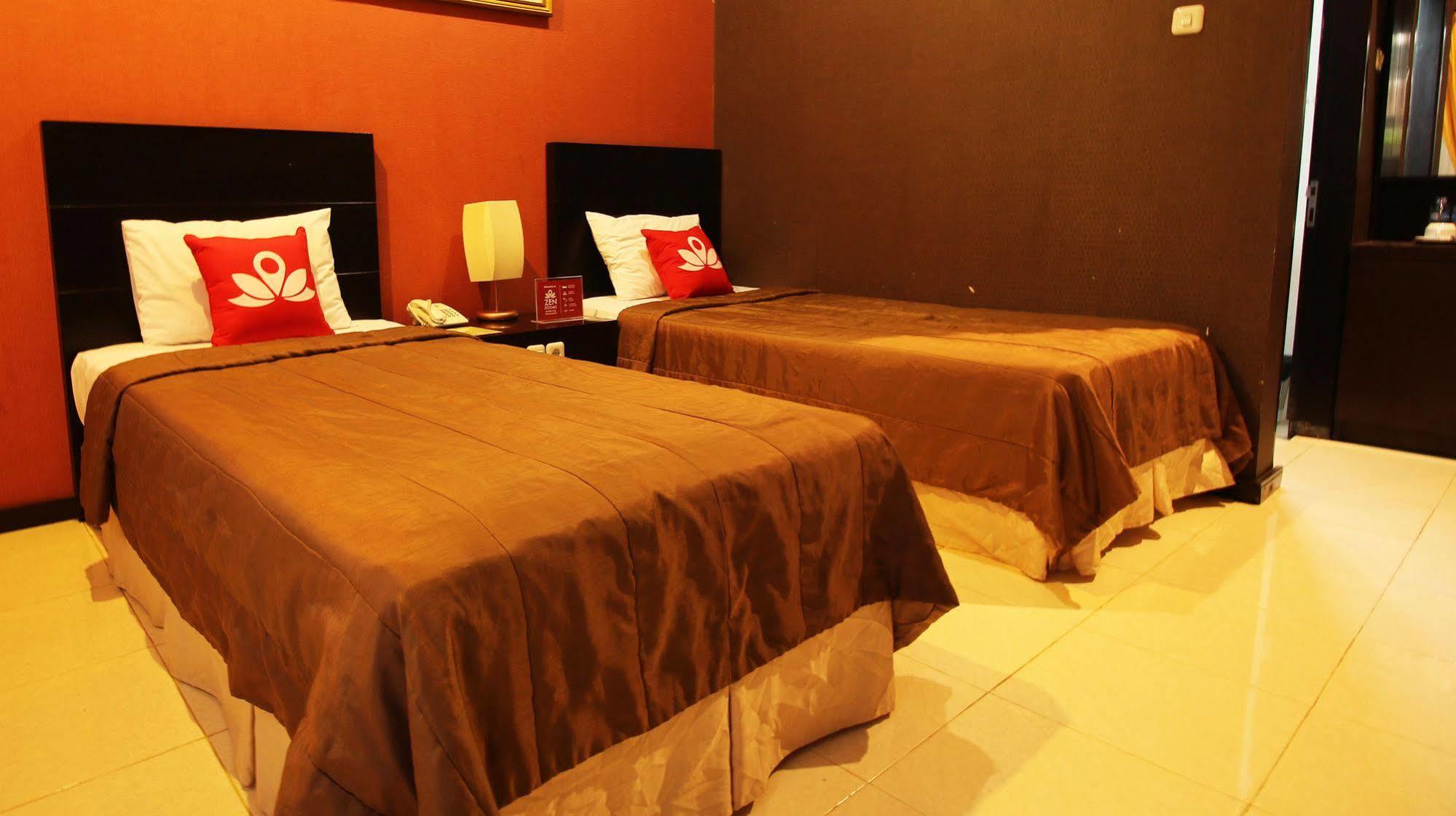 Zen Rooms Grand Hotel Lembang Esterno foto