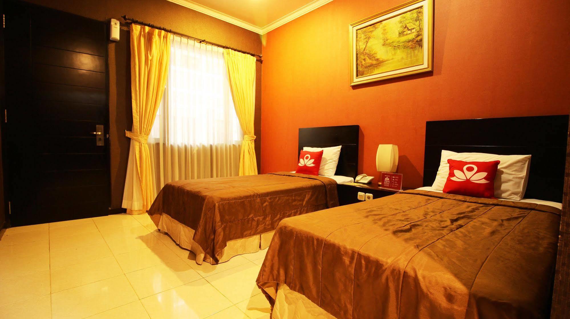 Zen Rooms Grand Hotel Lembang Esterno foto