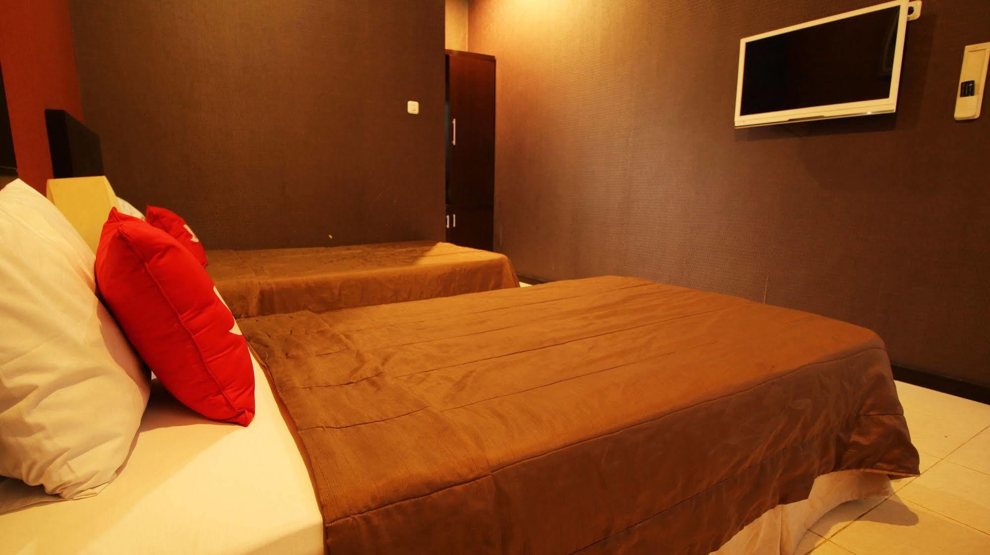 Zen Rooms Grand Hotel Lembang Esterno foto