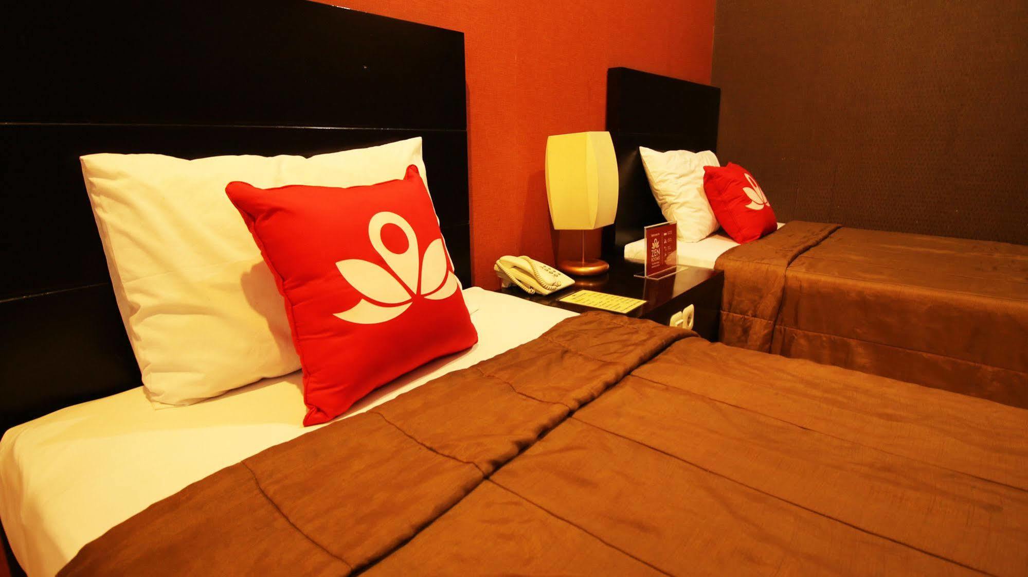 Zen Rooms Grand Hotel Lembang Esterno foto
