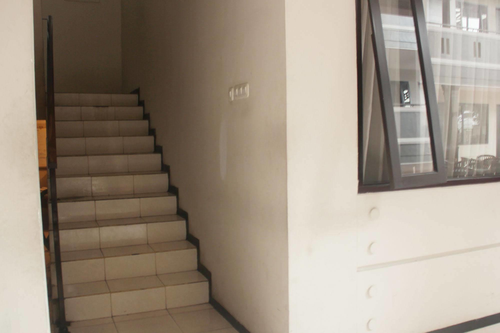 Zen Rooms Grand Hotel Lembang Esterno foto
